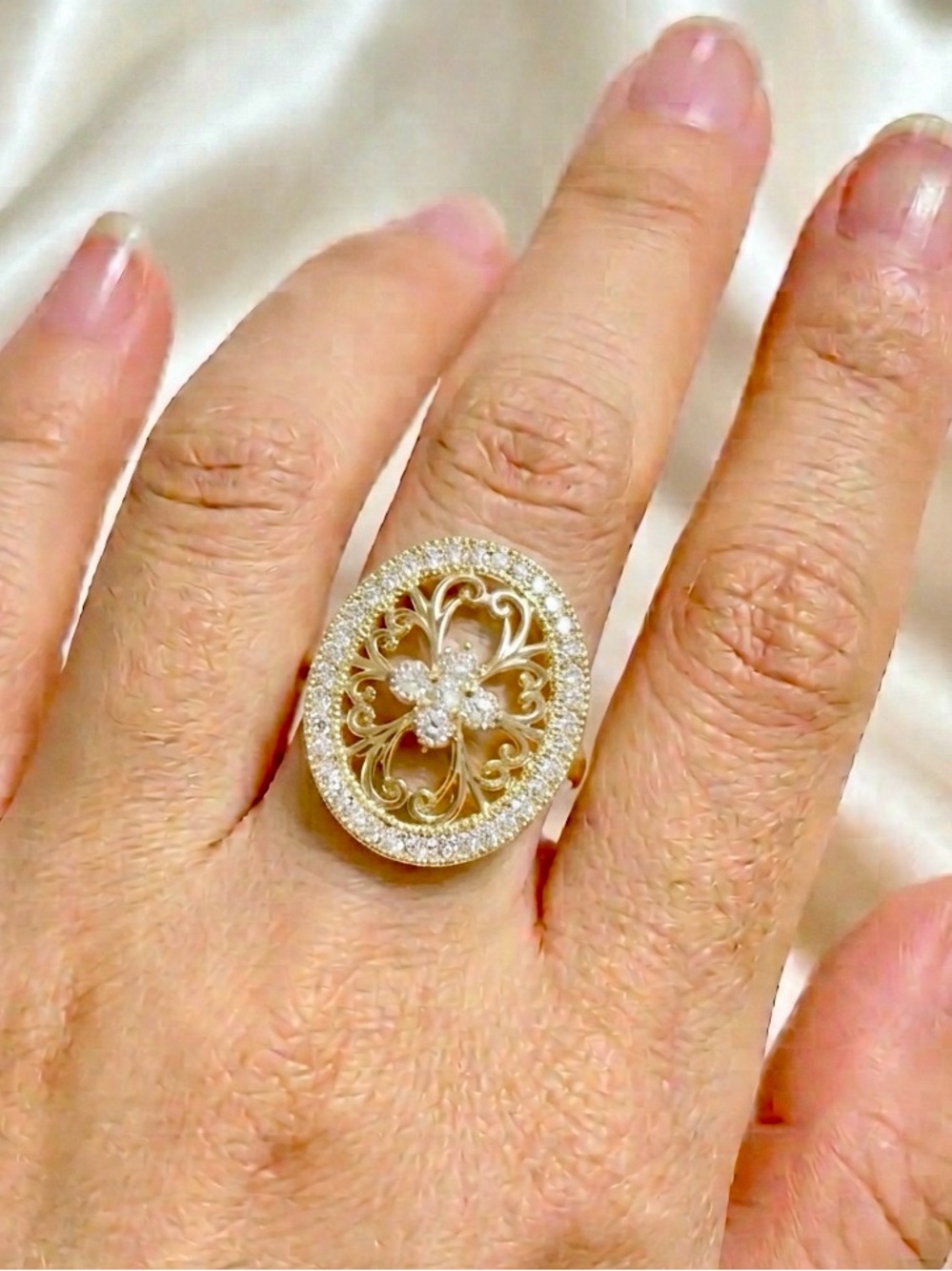 NWOT Gold-Tone Halo CZ Ring, sz7